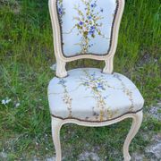 Pair of Louis XV style cabriolet chairs with a patina – floral fabric