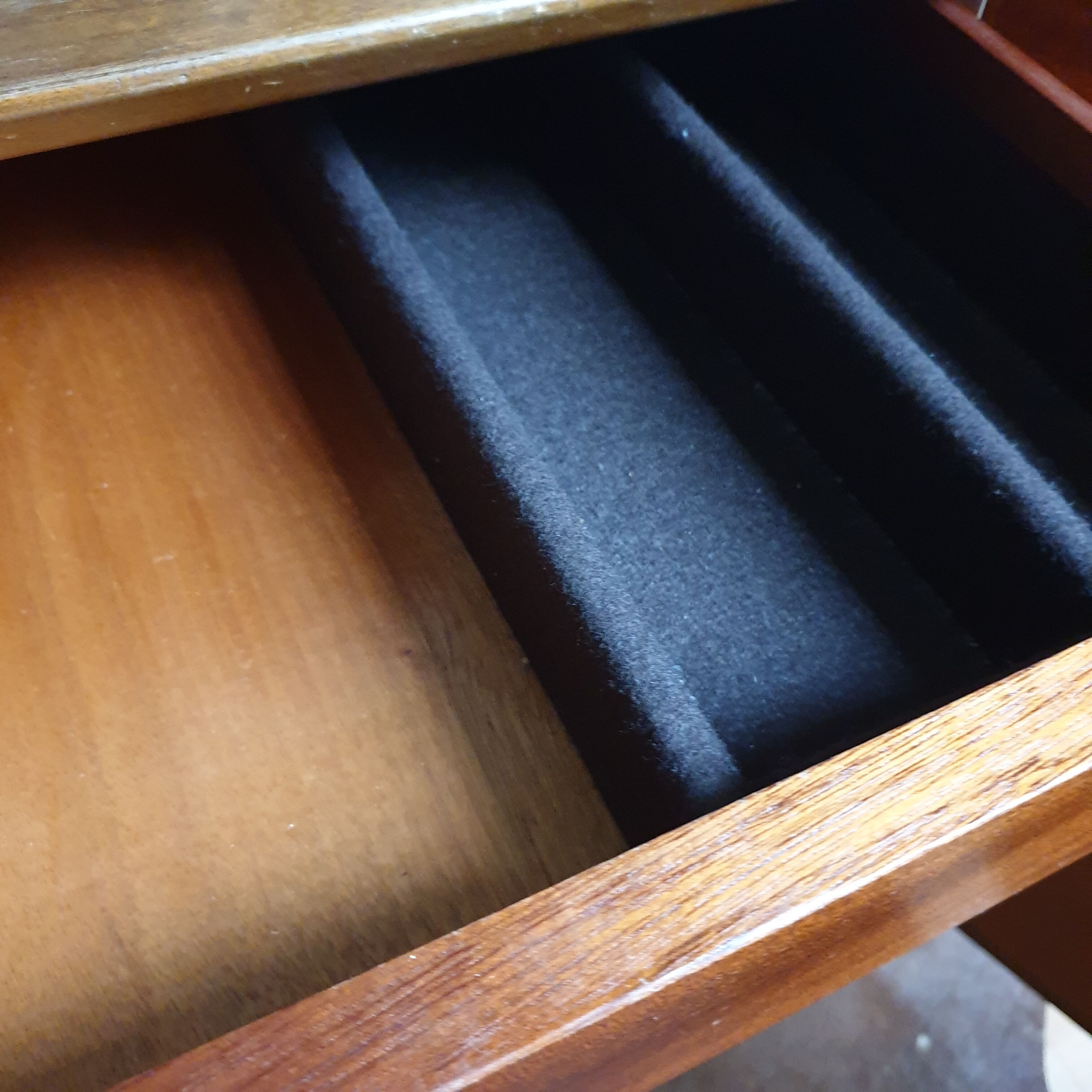 Vintage Alfred Cox furniture chest of drawers / sideboard