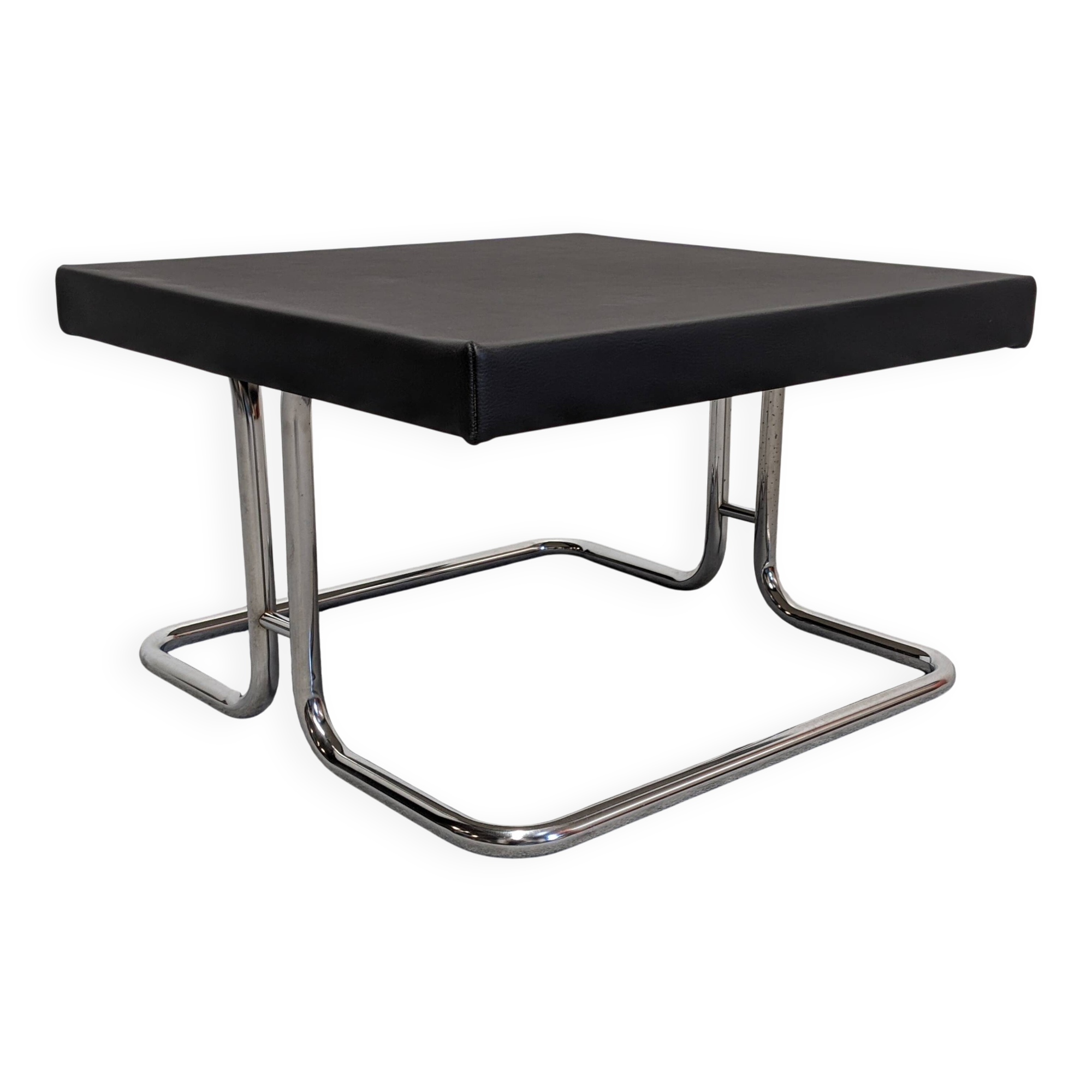 Tubular Space Age coffee table or side table, France circa 1970.