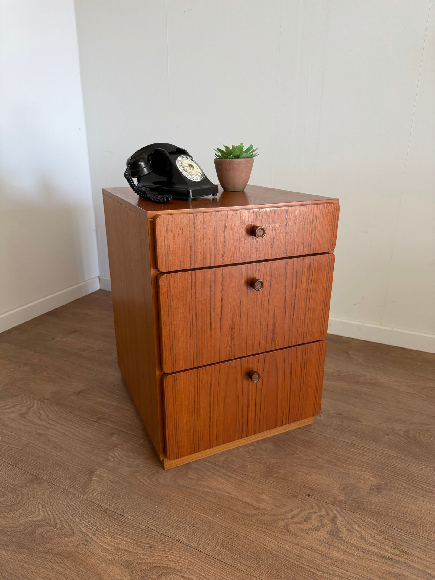 Meuble rangement avec clé