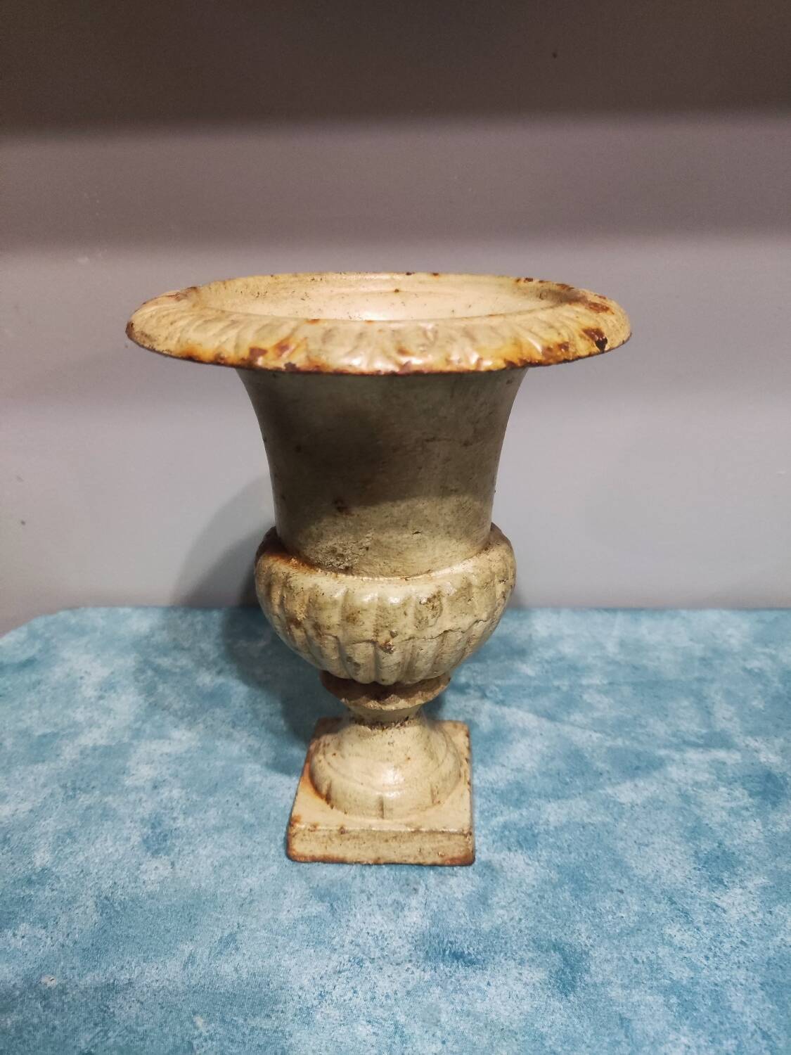 19th century cast iron Medici vase for the garden