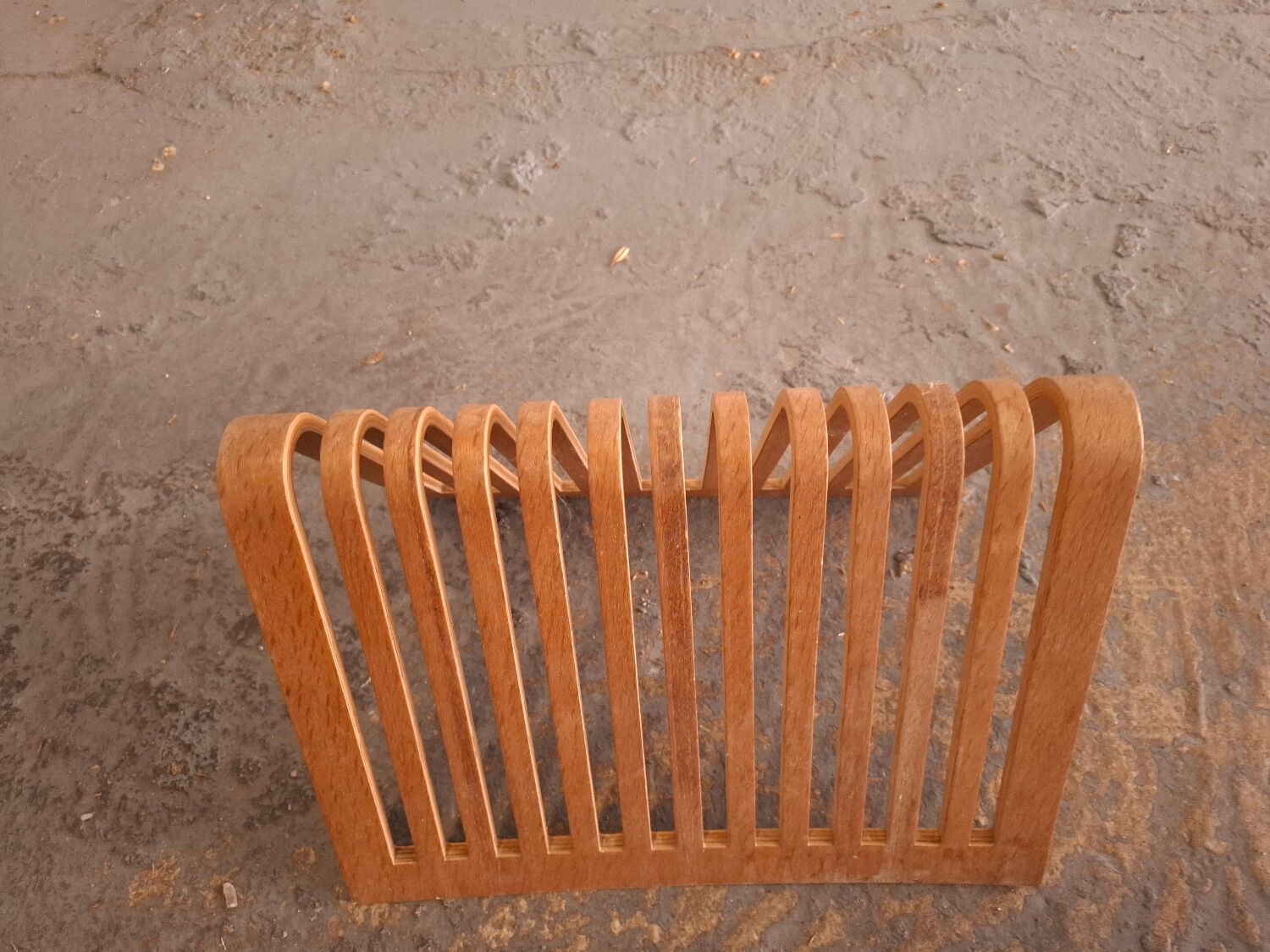 1980s Habitat magazine rack