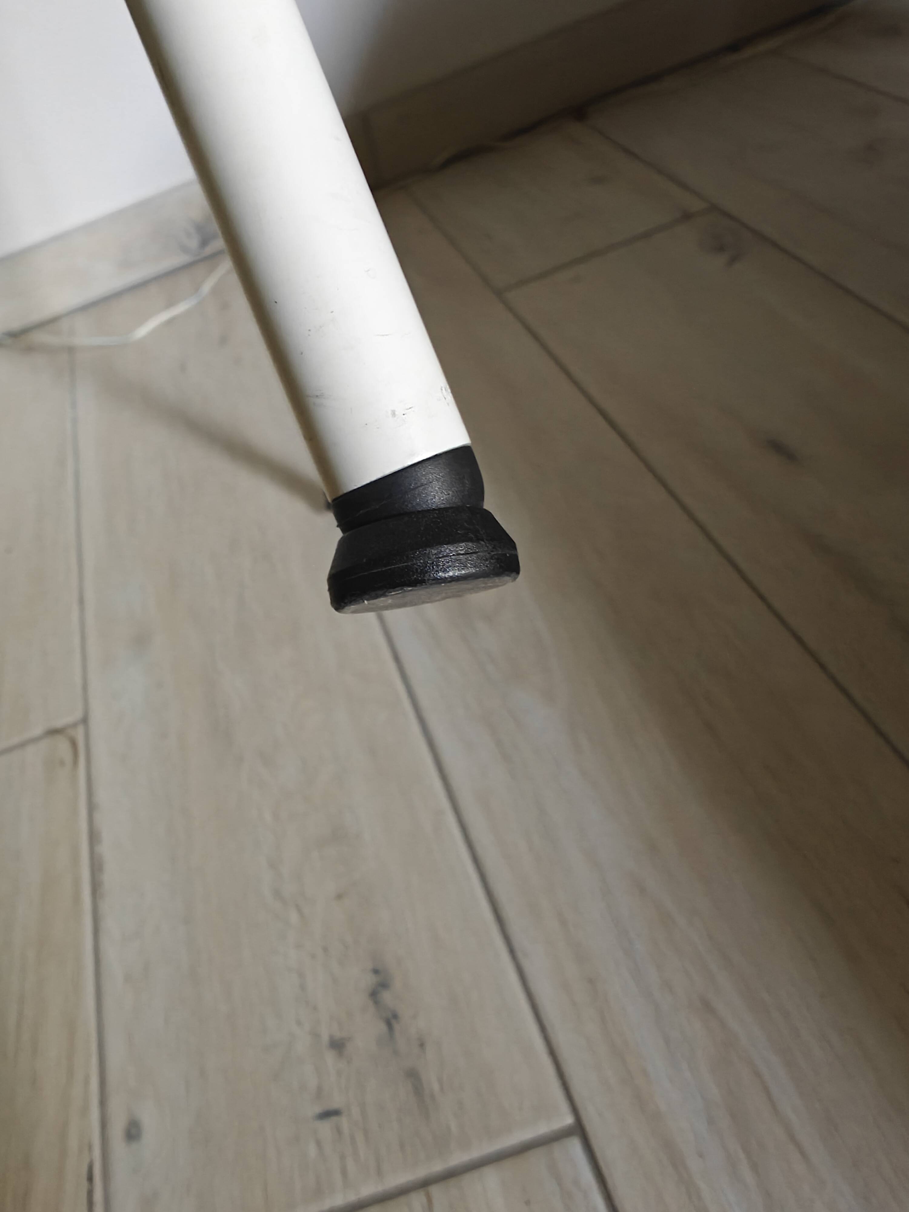 6 Akaba Kabi ergonomic chairs designed by Jorge Pensi (stackable)