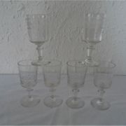 Set de 6 verres à pied anciens 2 gravés et 4 taillés porto vin