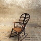 Antique rocking chair Windsor 1840