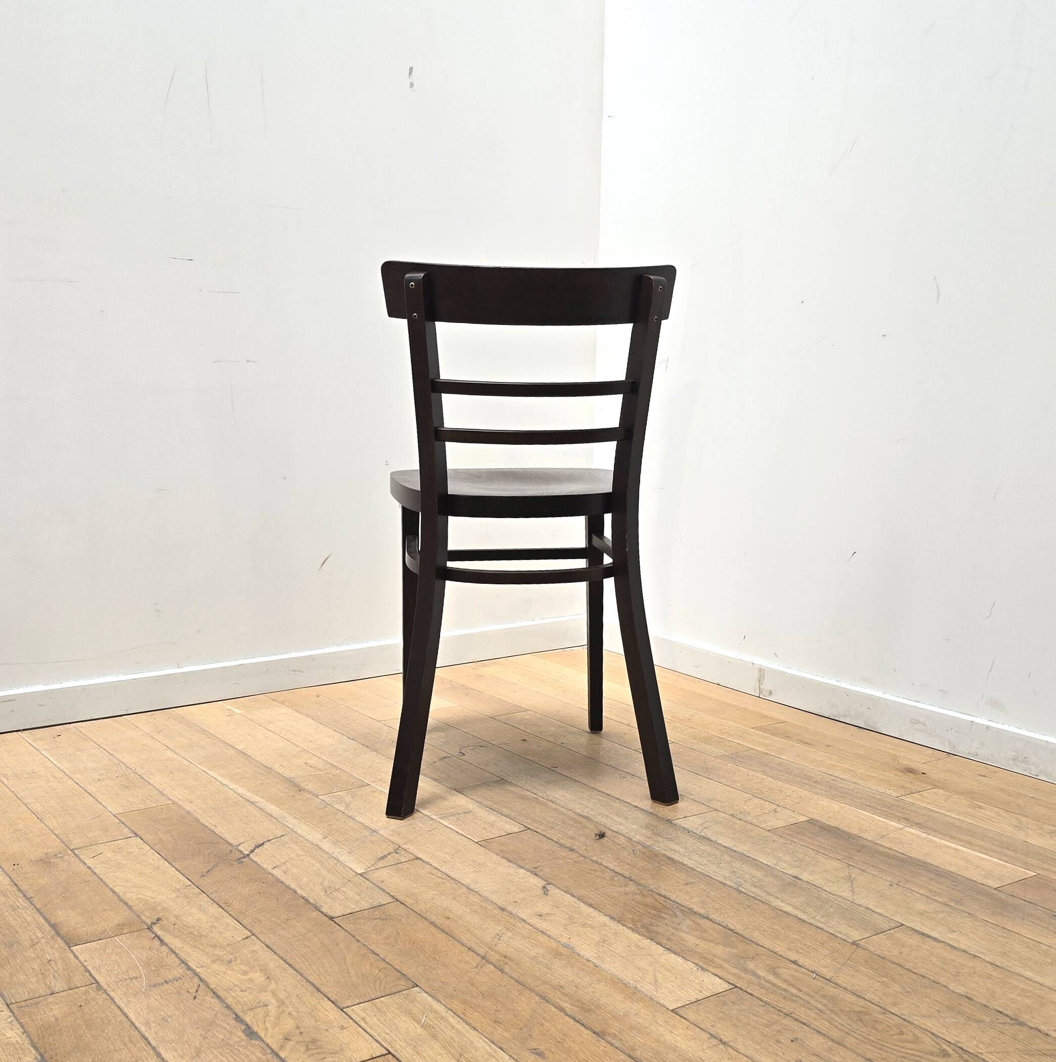 Set of 20 bistro chairs