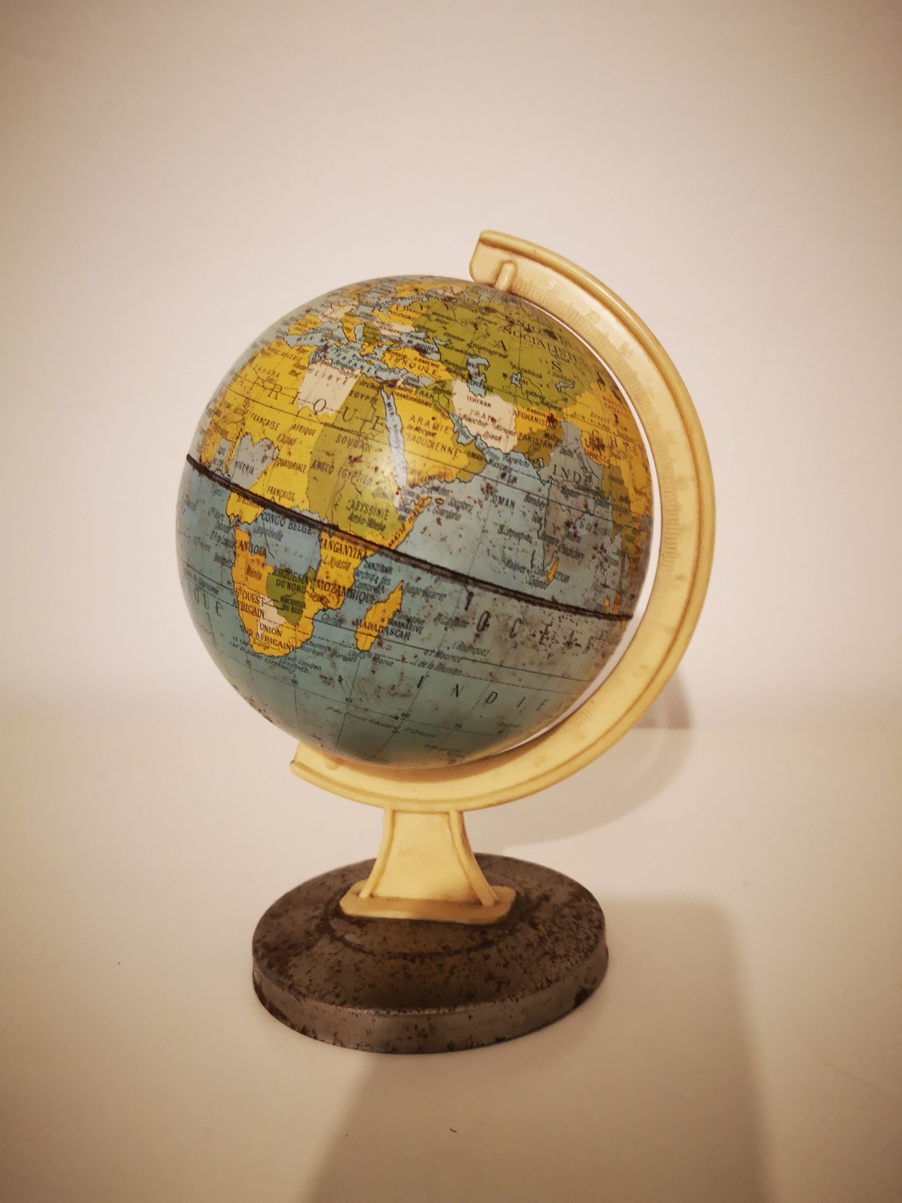 Metal Globe in 50s/60s
