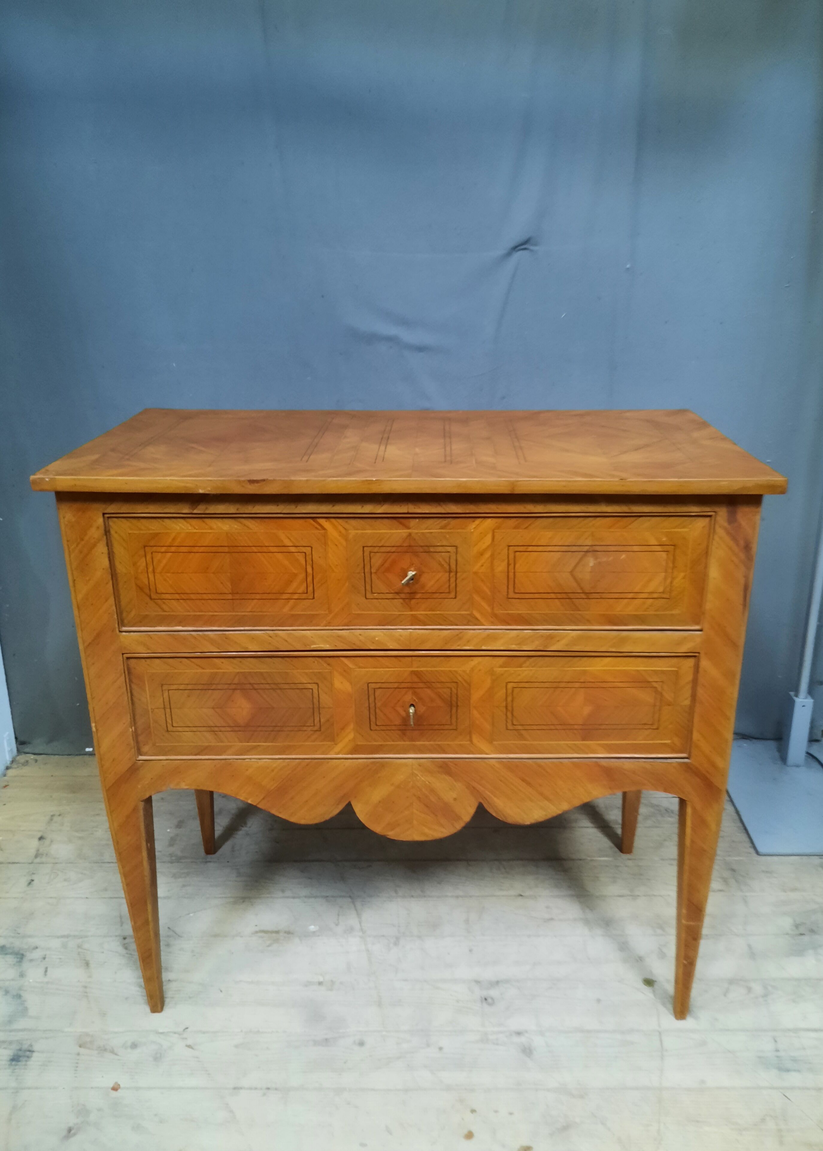 Italian chest of drawers late XVIIIth century