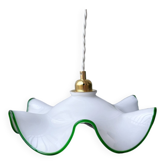 Suspension opaline vintage blanche avec bordure verte