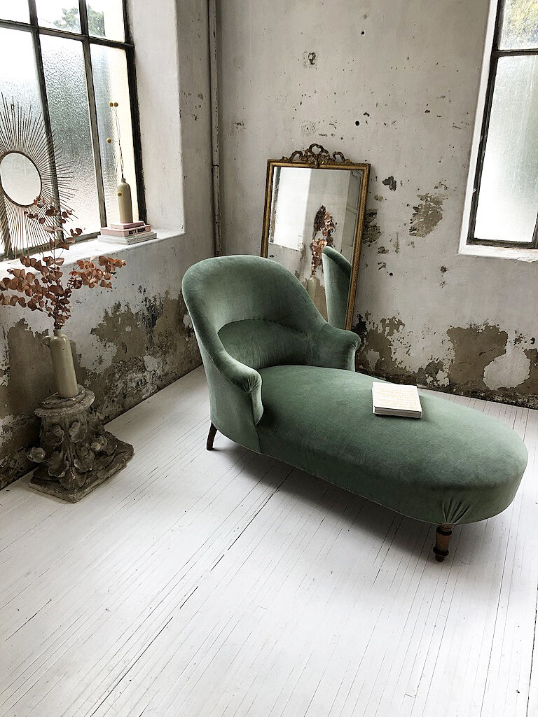 Meridian Napoleon III green velvet