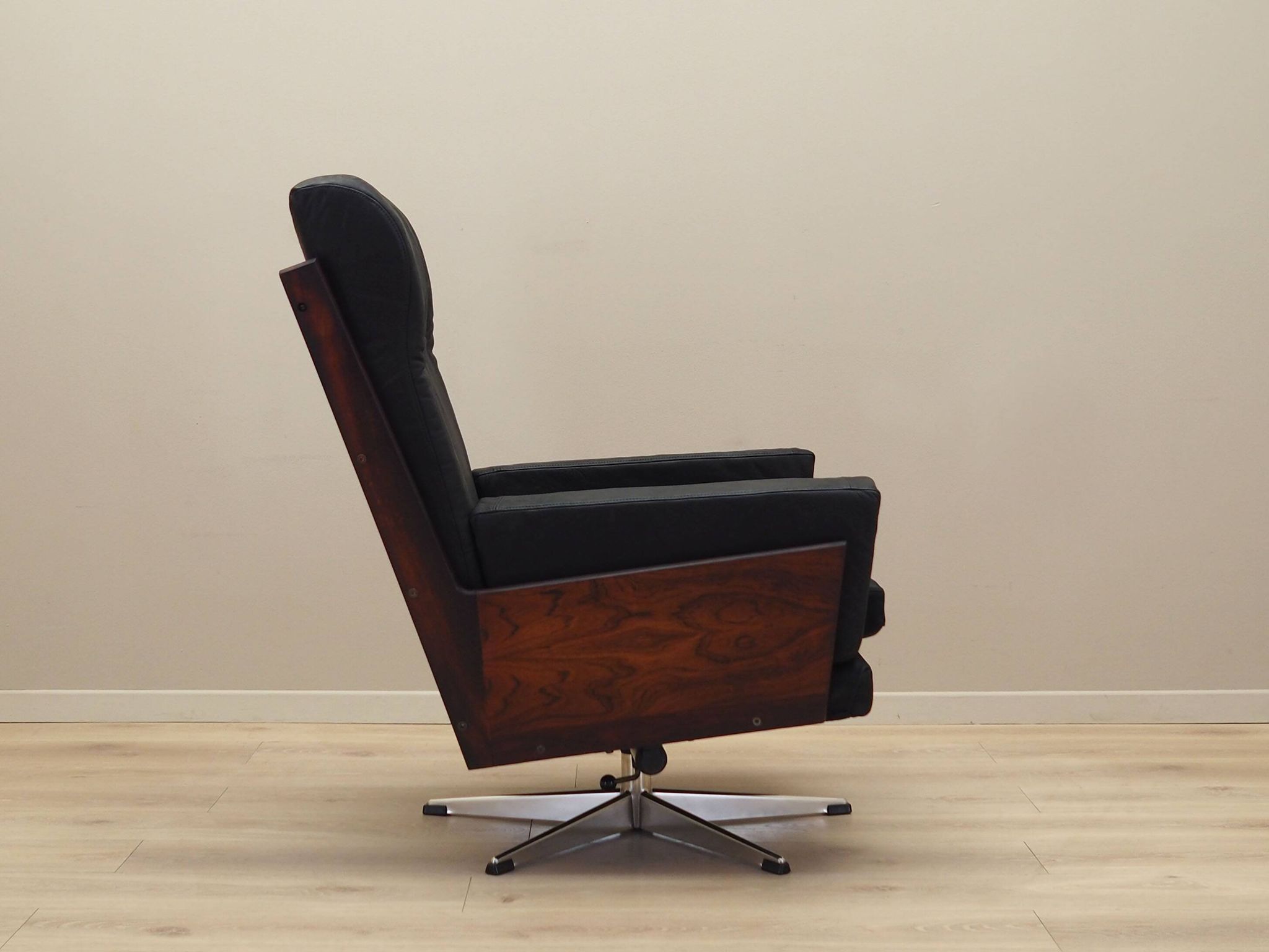 Fauteuil de bureau en cuir, design danois, années 1970, production : Danemark