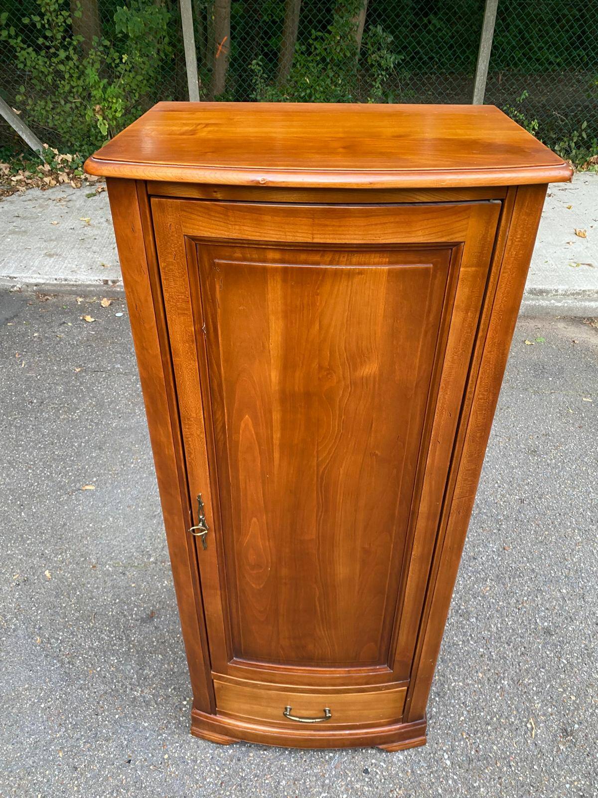 19th century Provençal wardrobe in solid wood