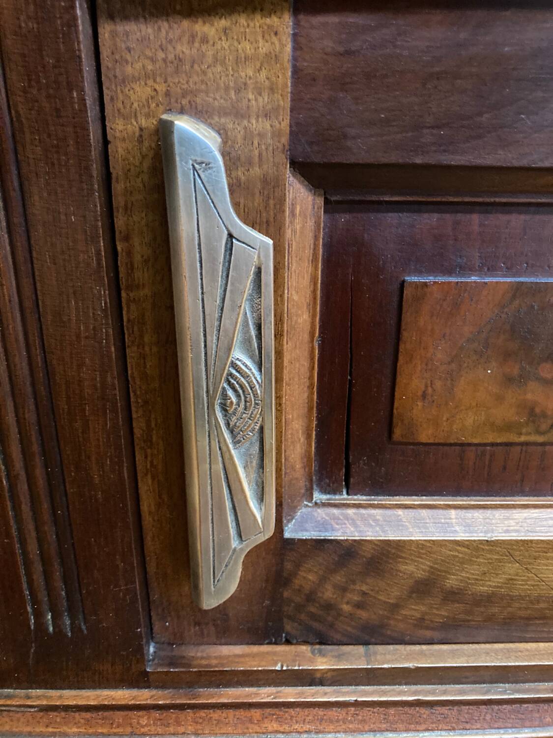 Paire de chevets art deco