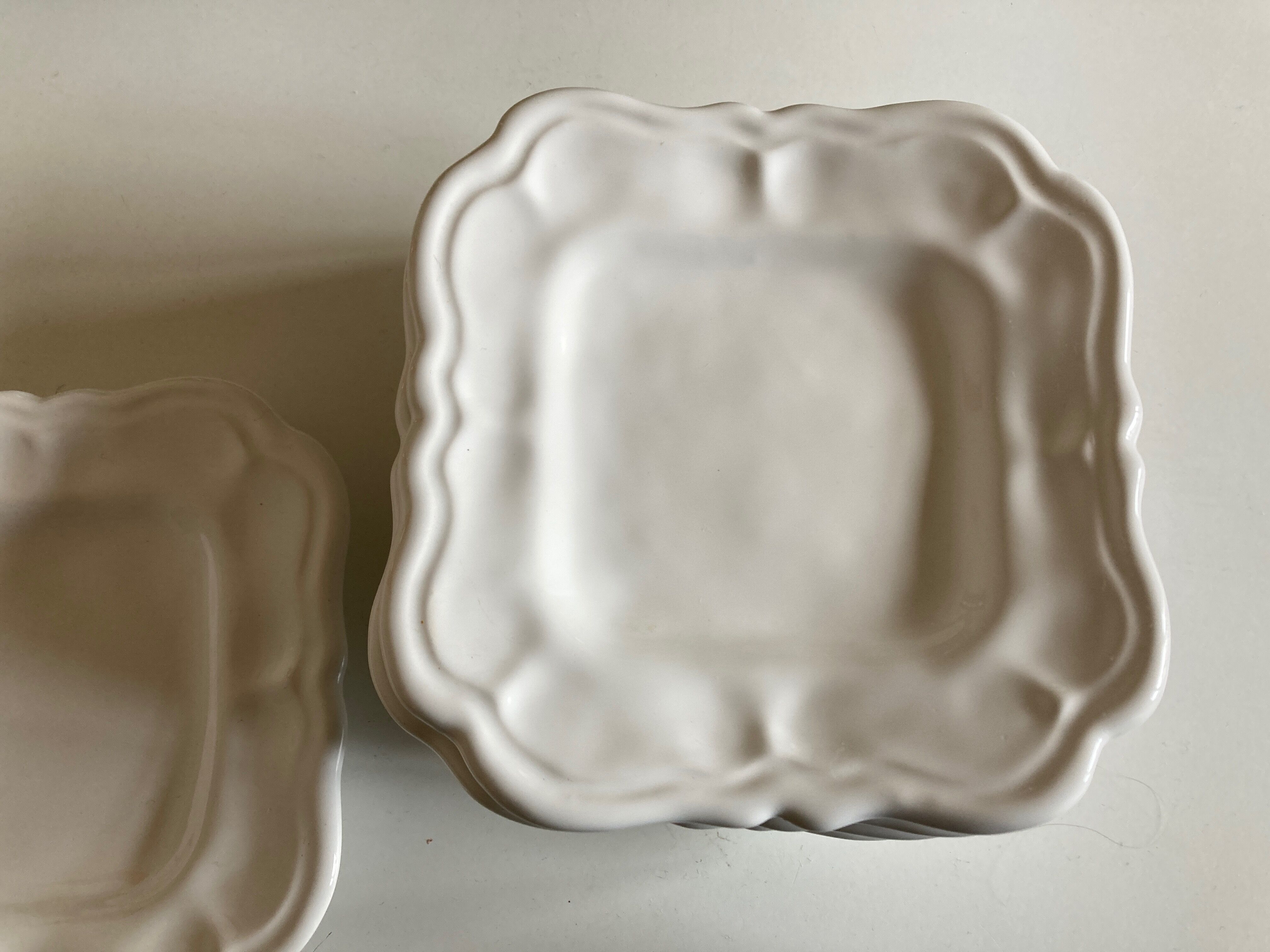 Set 6 plates in glazed earth with Moustiers godrons 1970