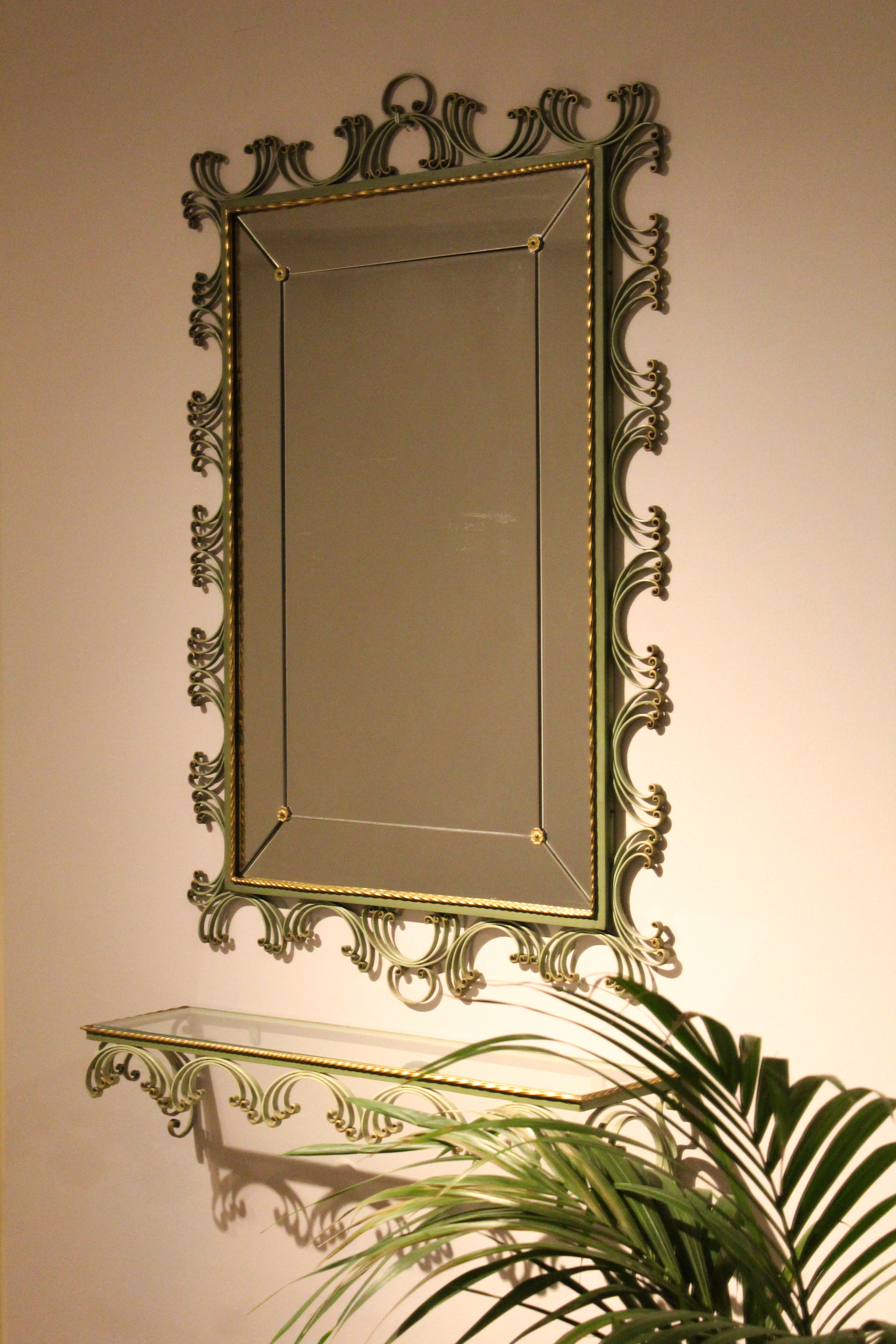 Miroir en plomb avec console en fer forgé laqué en vert pistache et or, Art Déco,