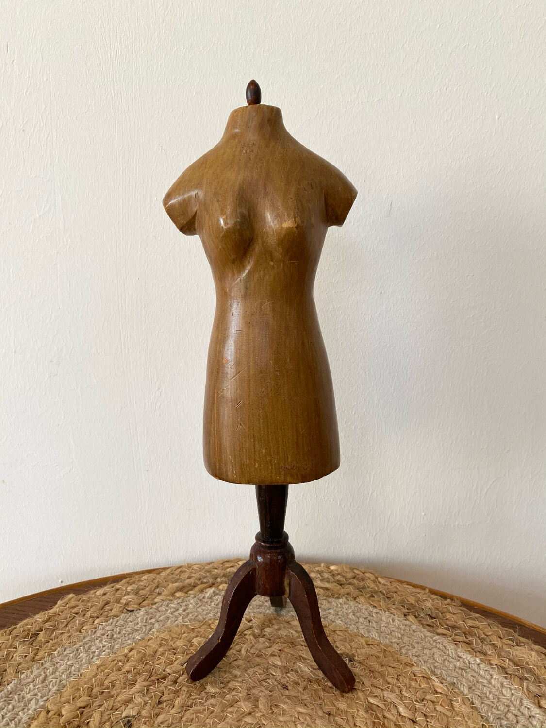 Former miniature sewing mannequin