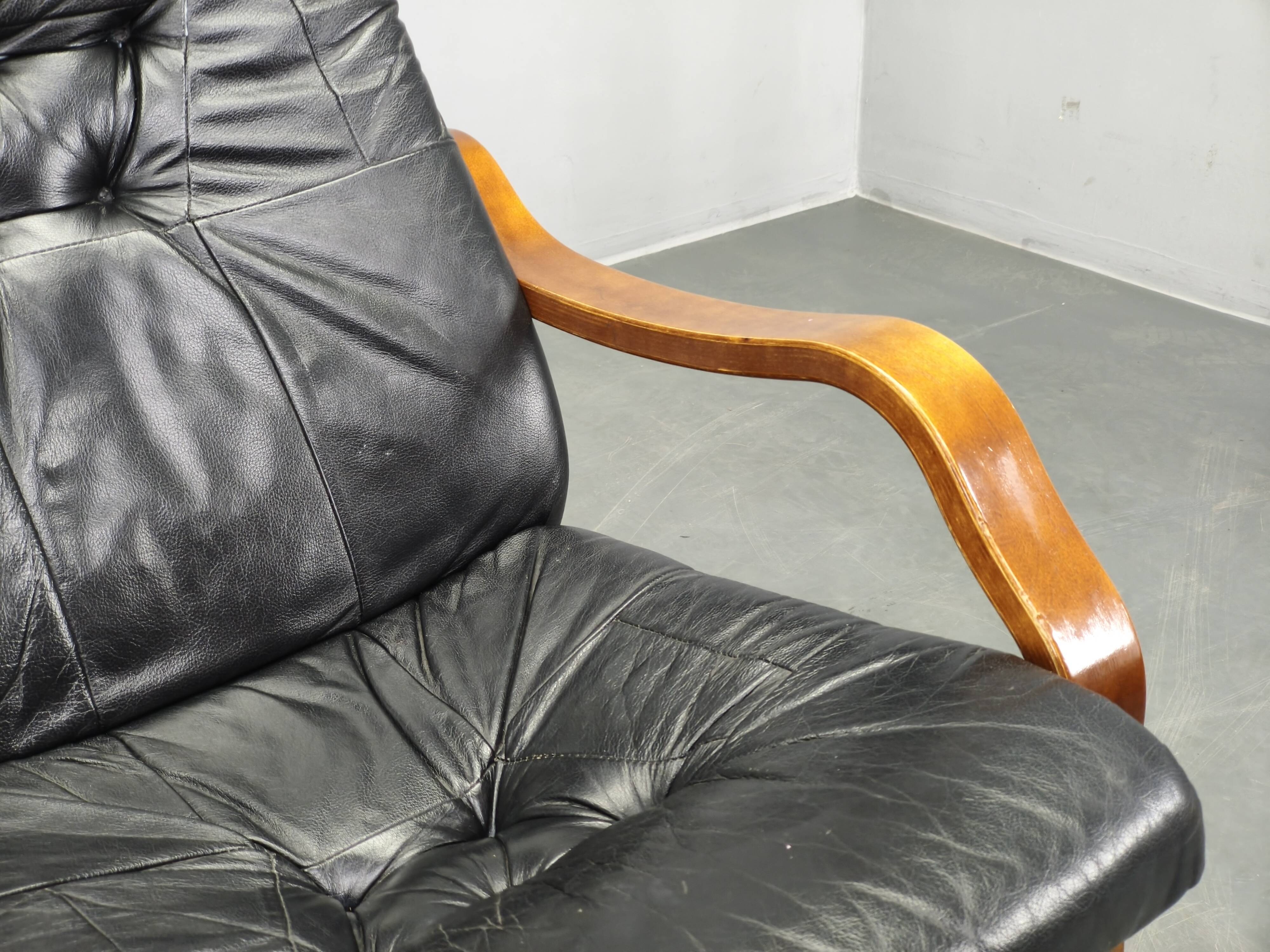 Scandinavian Leather Sofa in the Style of Alvar Aalto, 1970s