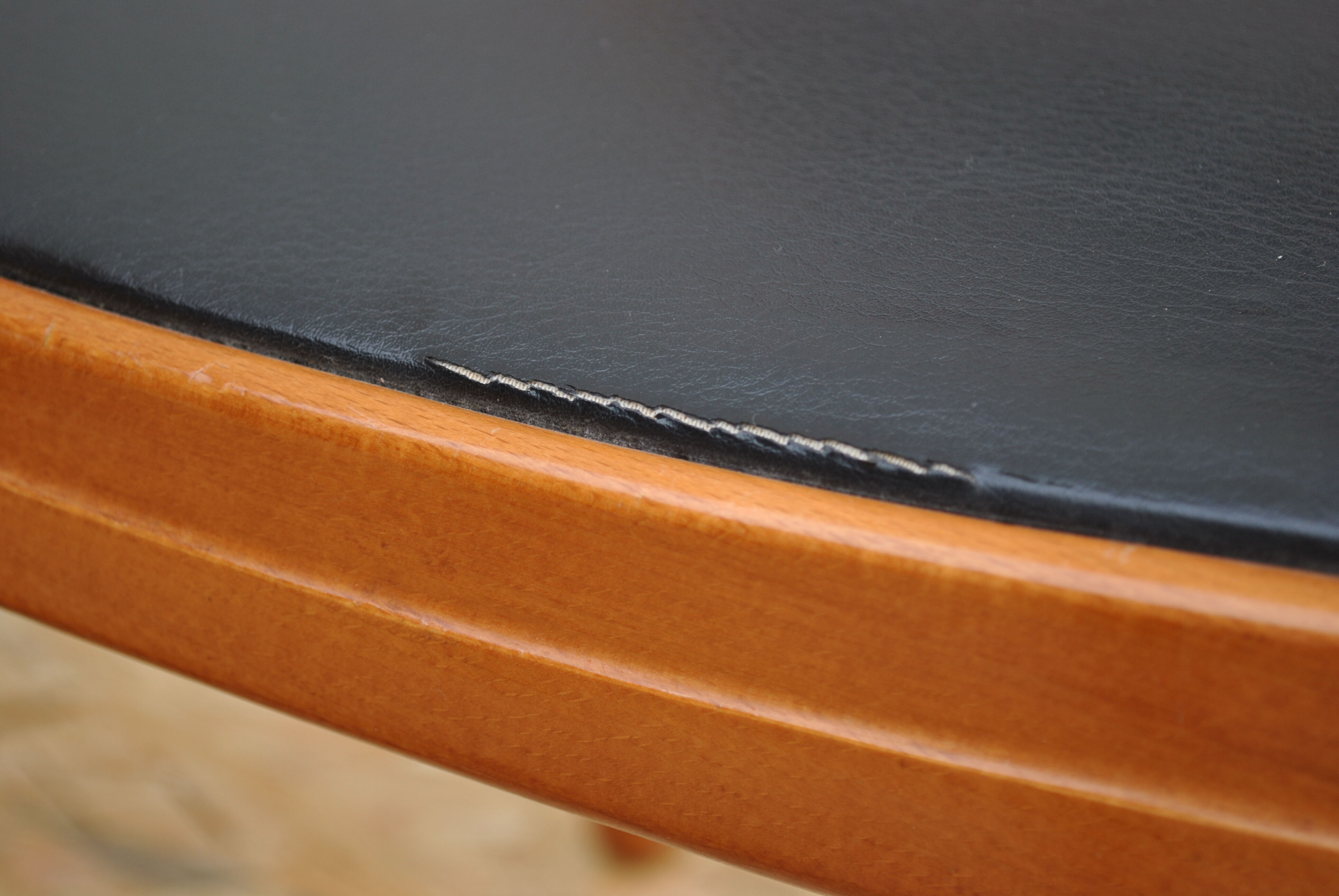 Lot of 6 vintage chairs