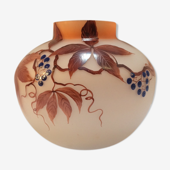 Vase art déco - 1930 - en verre émaillé aux décors de feuilles et de fruits signé fanus