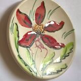 Cerenne Vallauris plate with red flower decoration