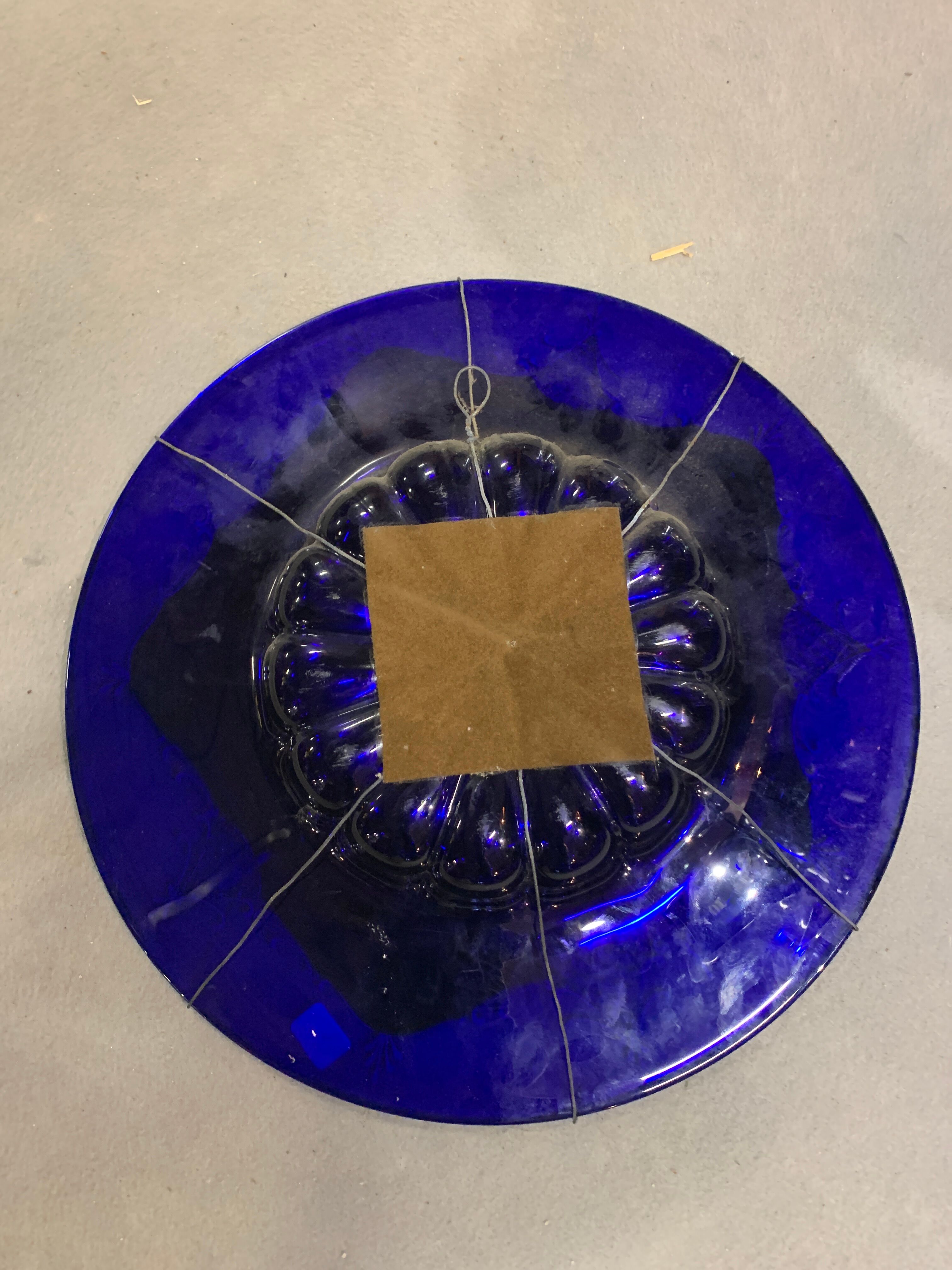 Gold ornament plate with gold