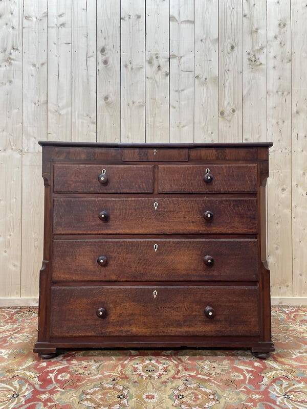 Commode en chêne et placage de noyer style anglais