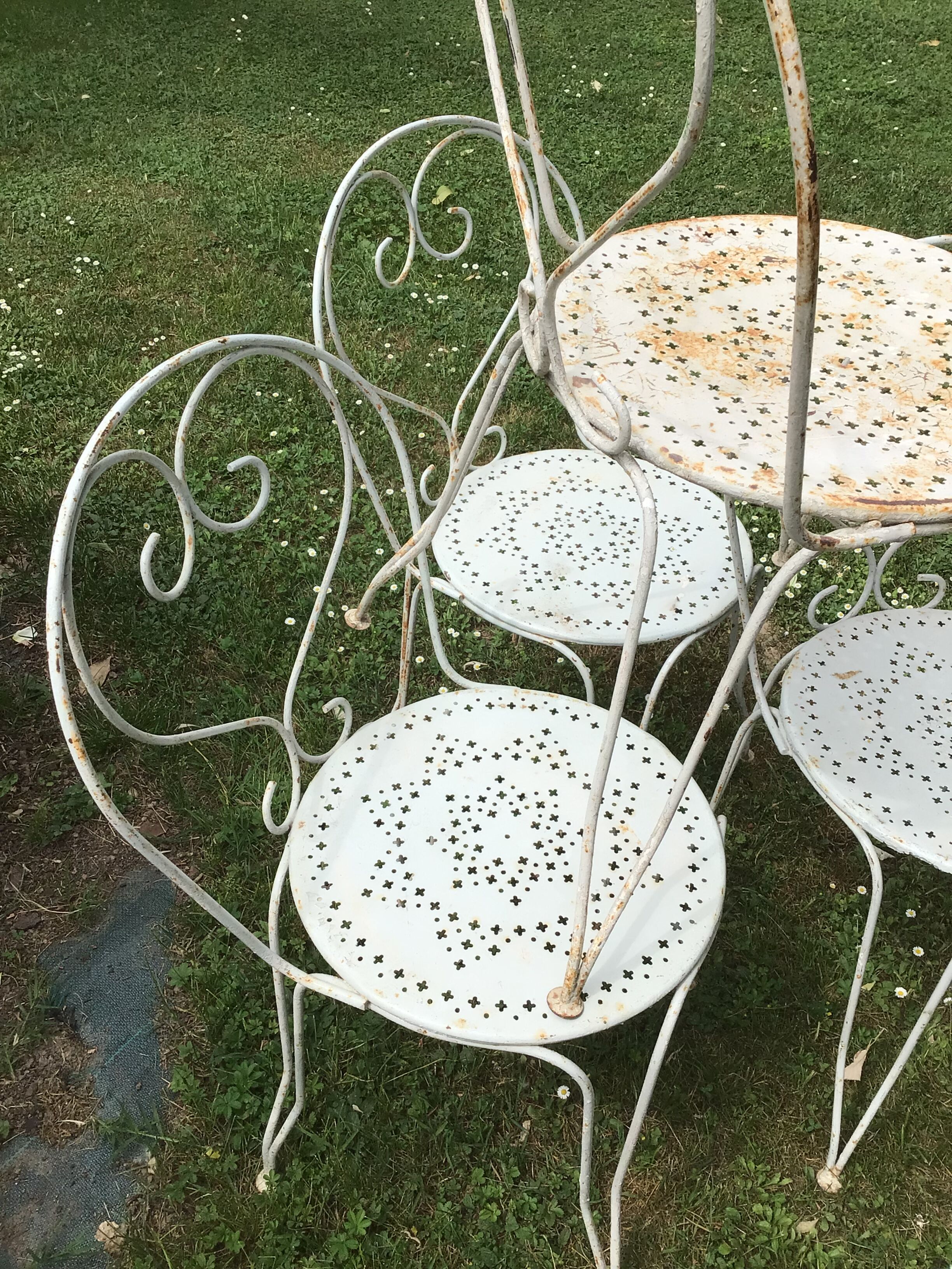 Suite de quatre chaises de jardin années 30