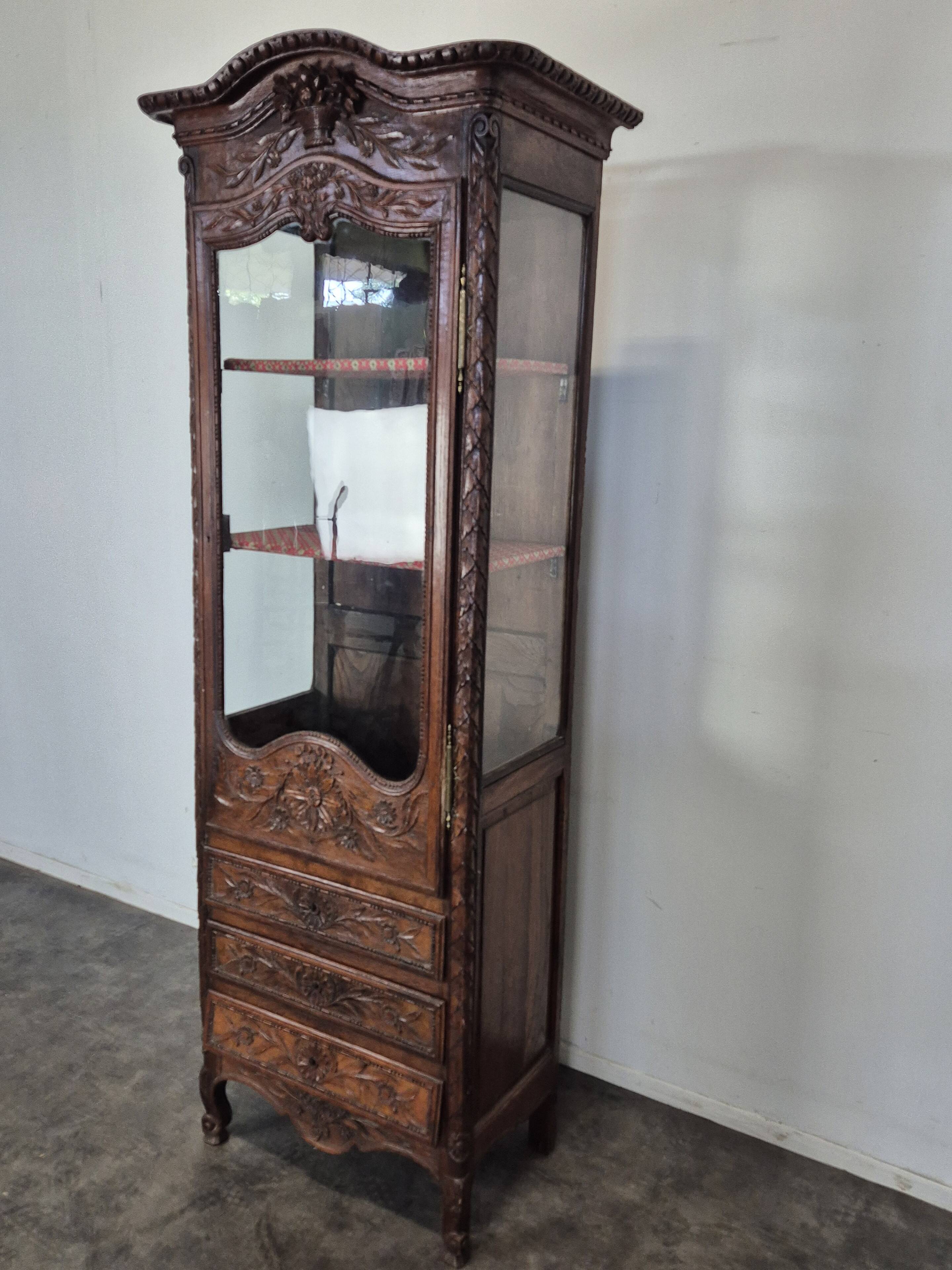 Vitrine commode bonnetière normande du XIXème