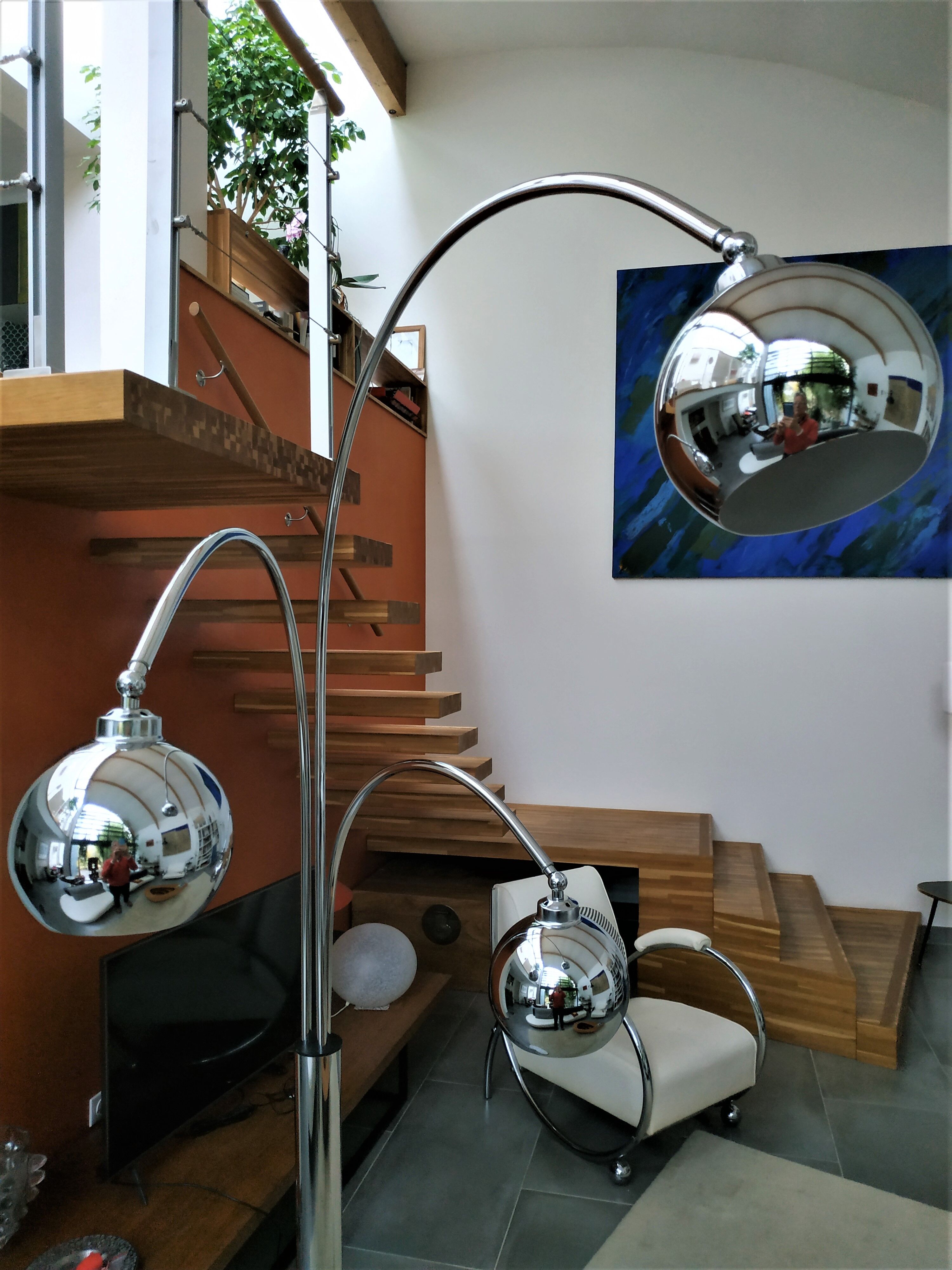 Floor lamp "Lily of the valley" in chromed metal by G. Reggiani 70s