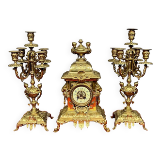 Garniture de pendule Renaissance.