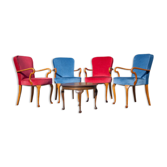 Salon anglais 4 fauteuils et une table basse Queen Anne fauteuils tissu bleu et rouge