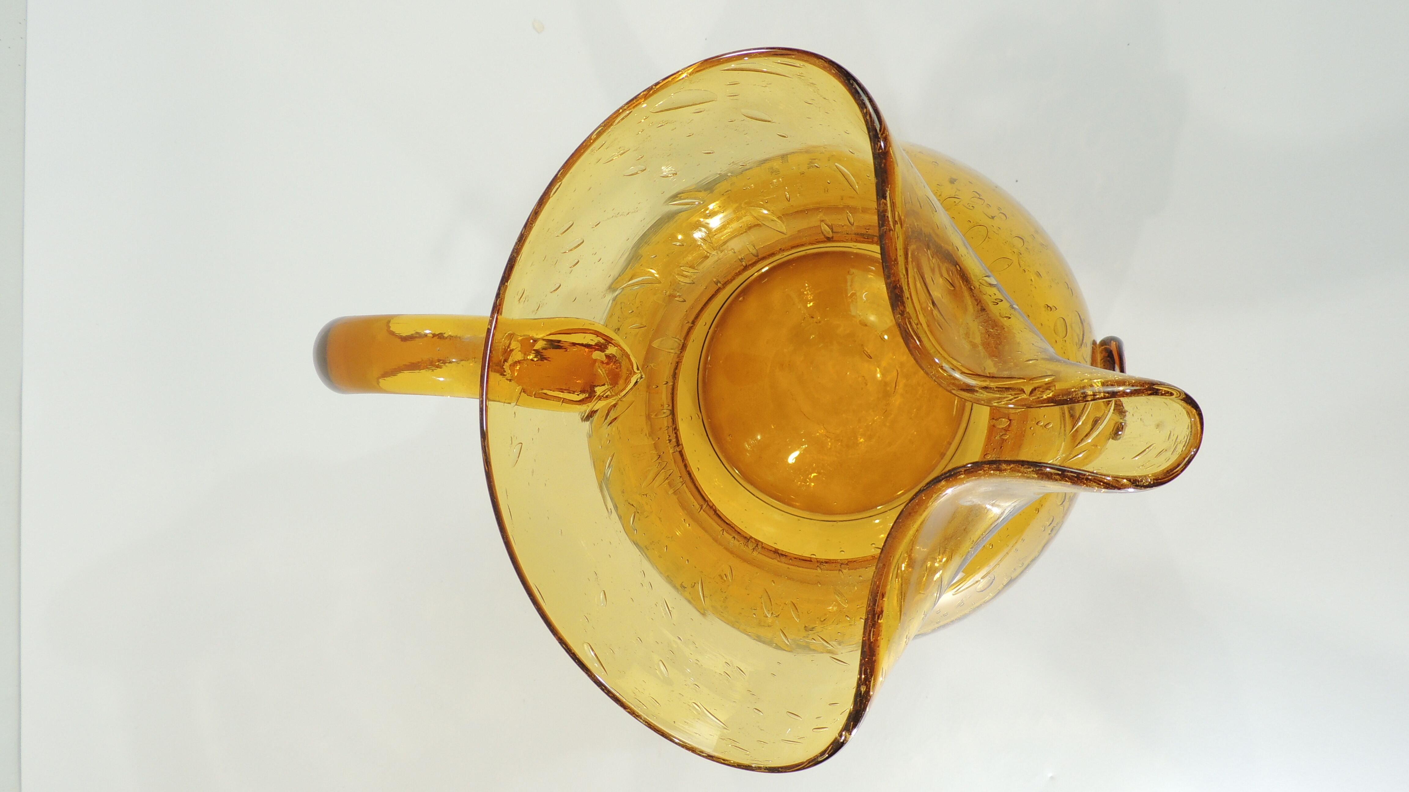 Bubbled glass pitcher biot style from the glassworks La Rochere