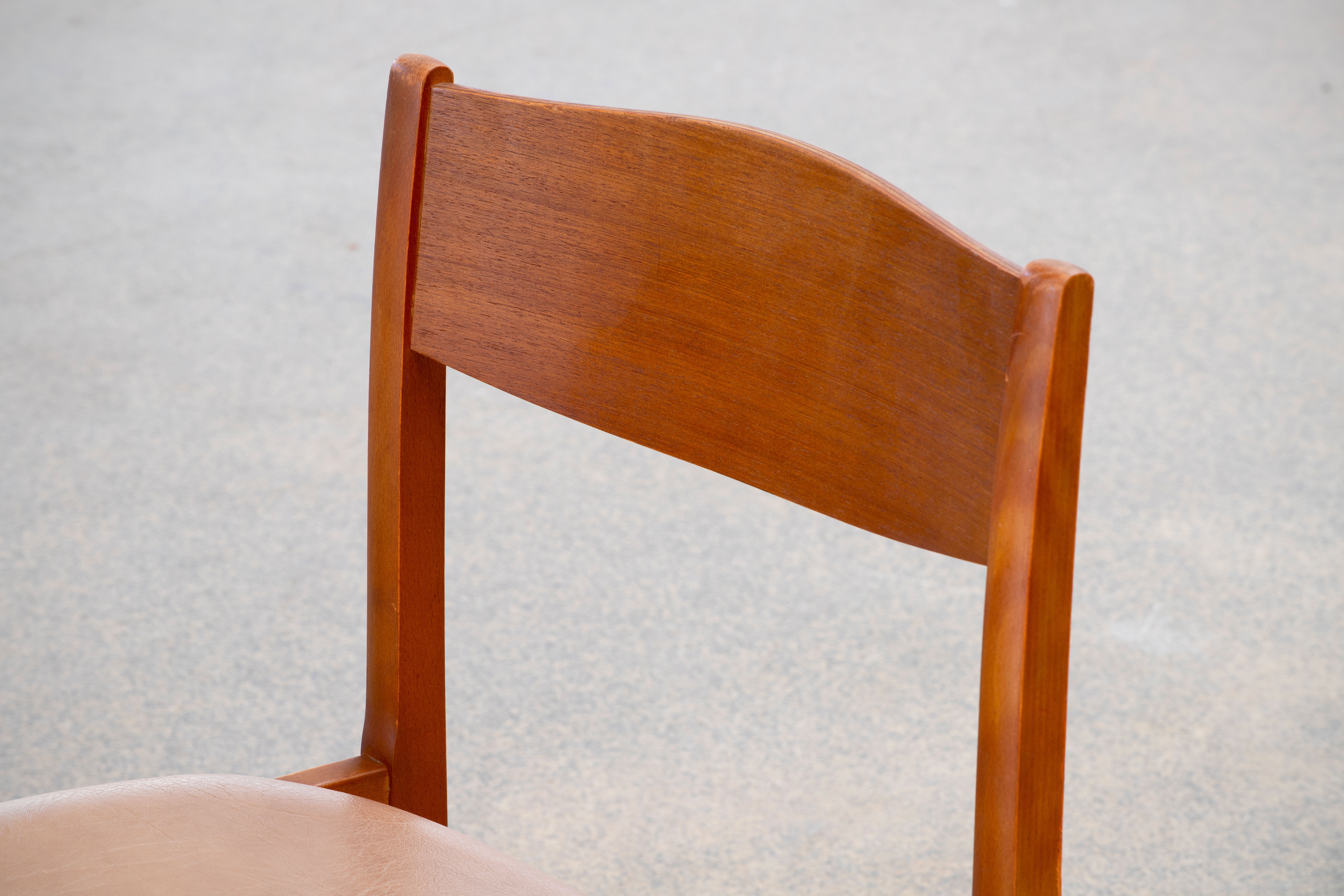 Série de 4 chaises scandinaves vintage 1960