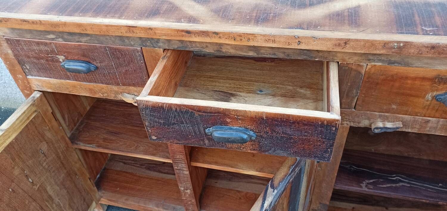 Buffet en bois ancien