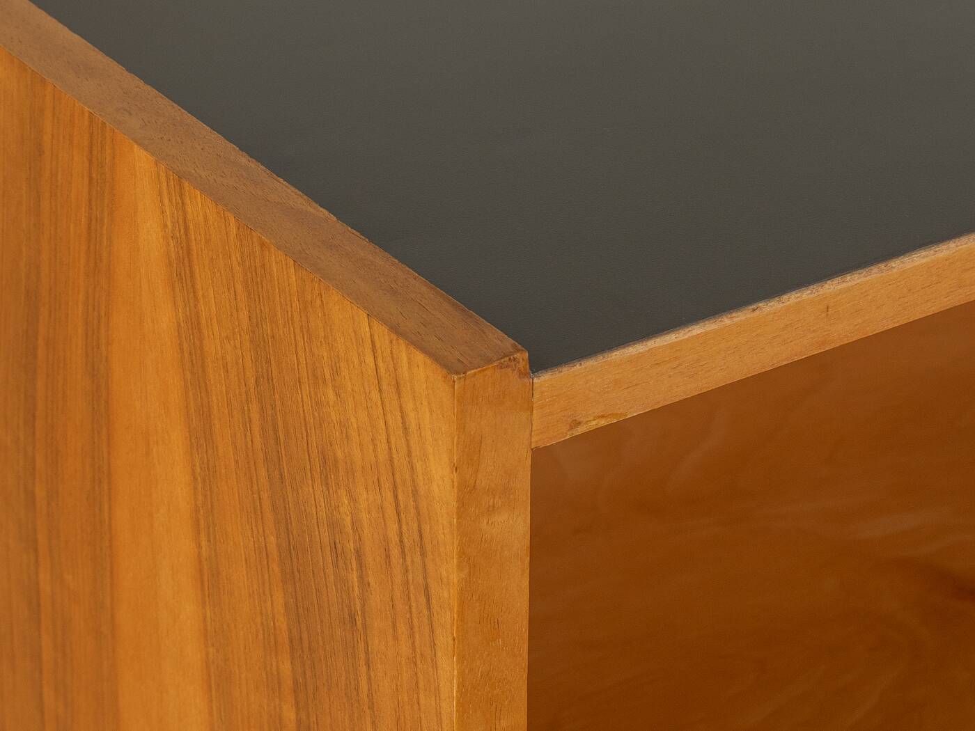 1950s Bureau, Secretary