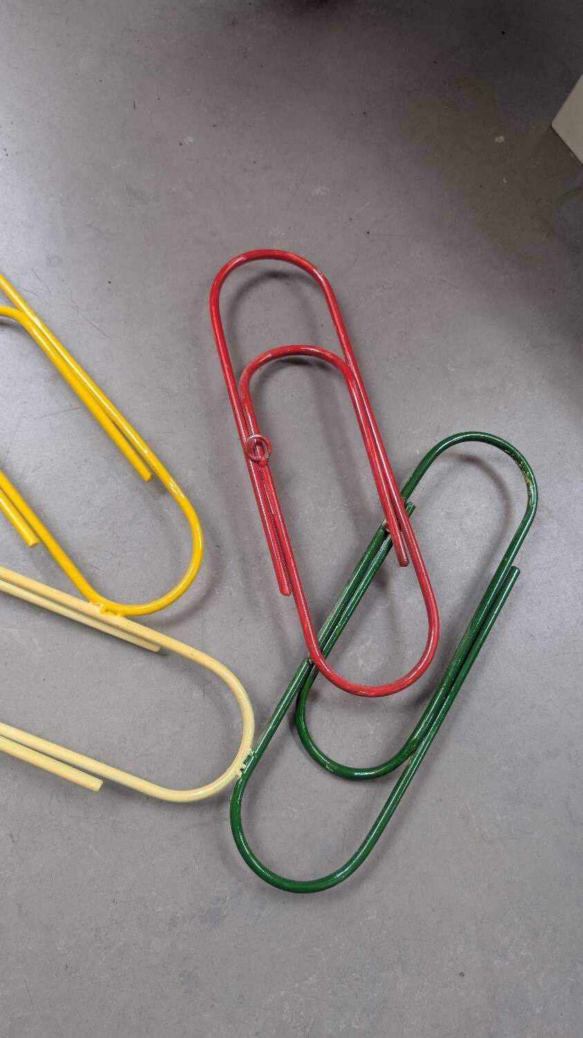 Vintage 80s clip paper wall coat rack