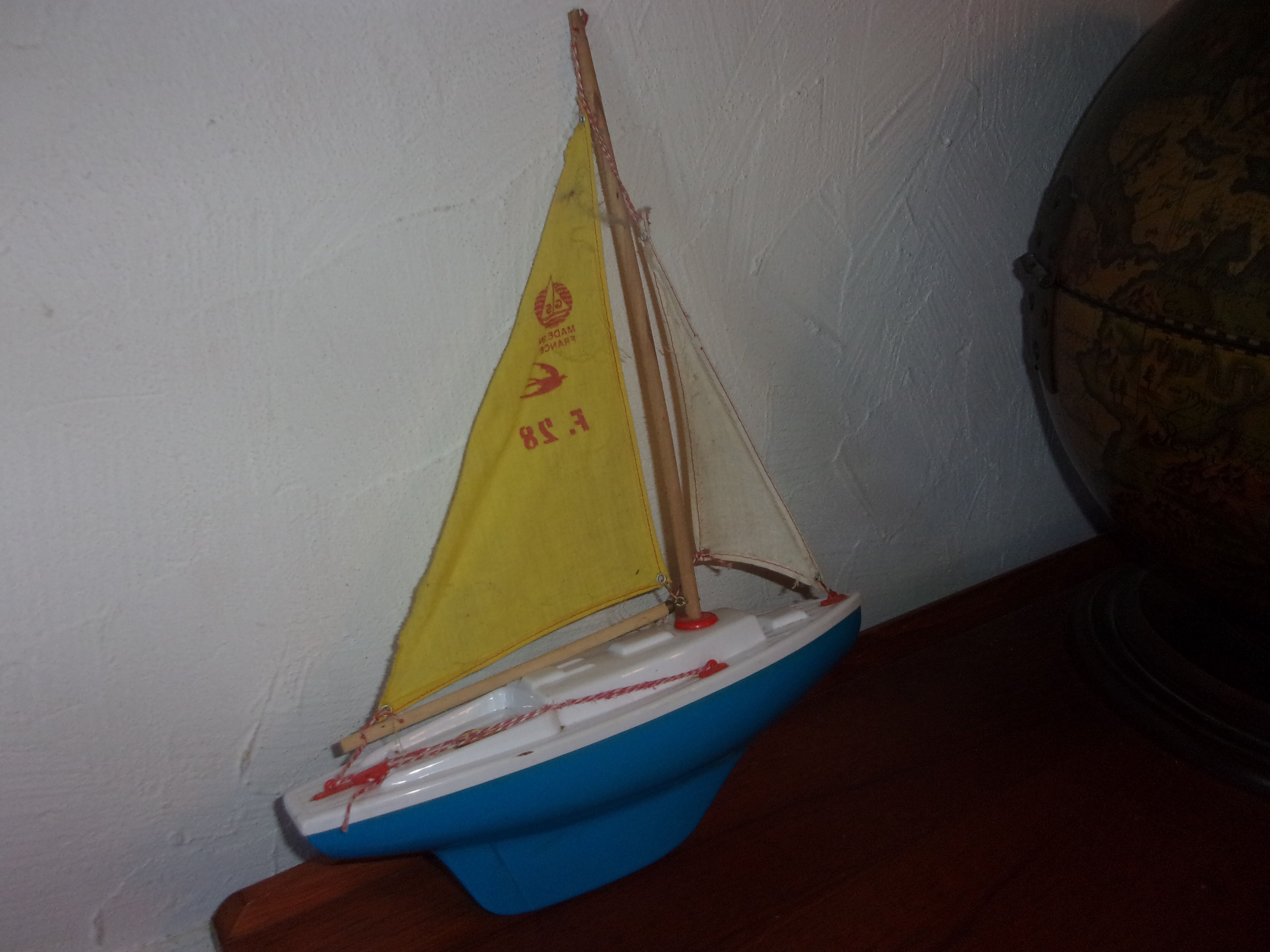 Navigable sailboat toy gs 1960
