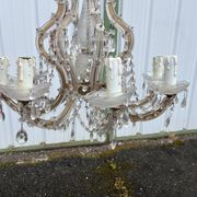 Antique crystal chandelier with 8 lights and drop pendants -