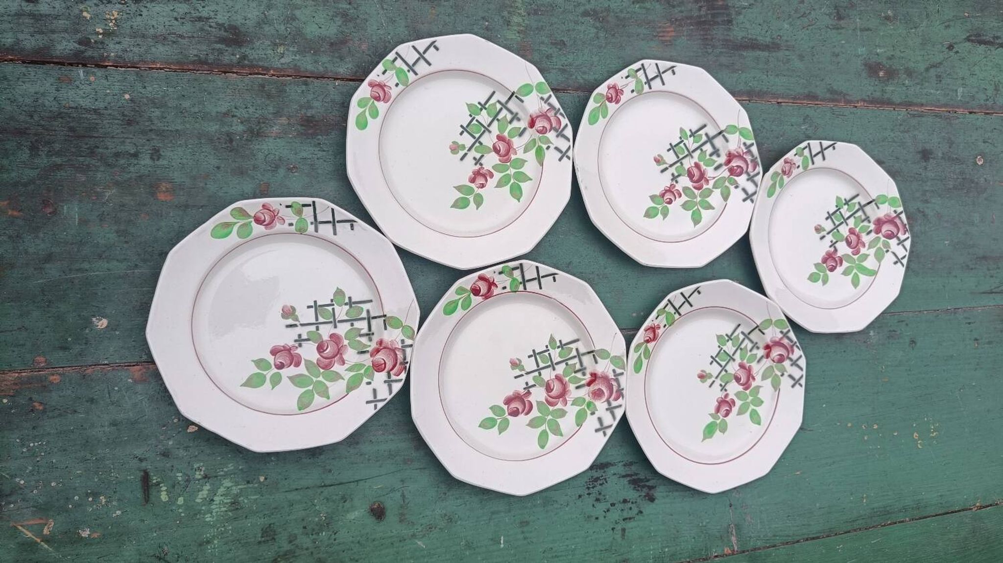 Iron earth dessert plates