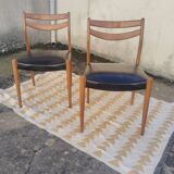 Set of 2 Scandinavian chairs