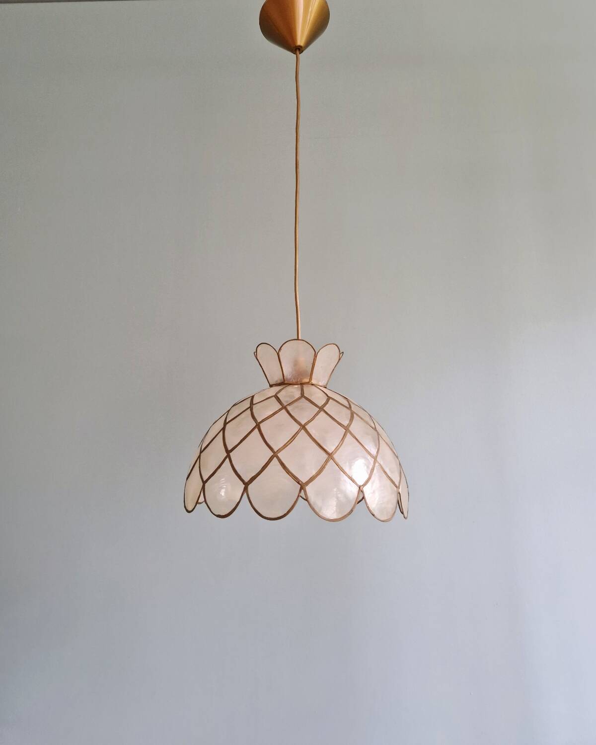 Suspension vintage en nacre de capiz, années 70