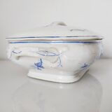 Plat avec couvercle en porcelaine décor fleurs bleues