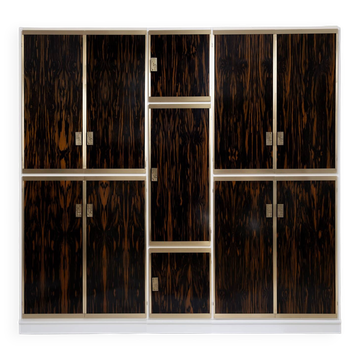 Armoire italienne moderne du milieu du siècle en laiton et noyer Luciano Frigerio, 1970