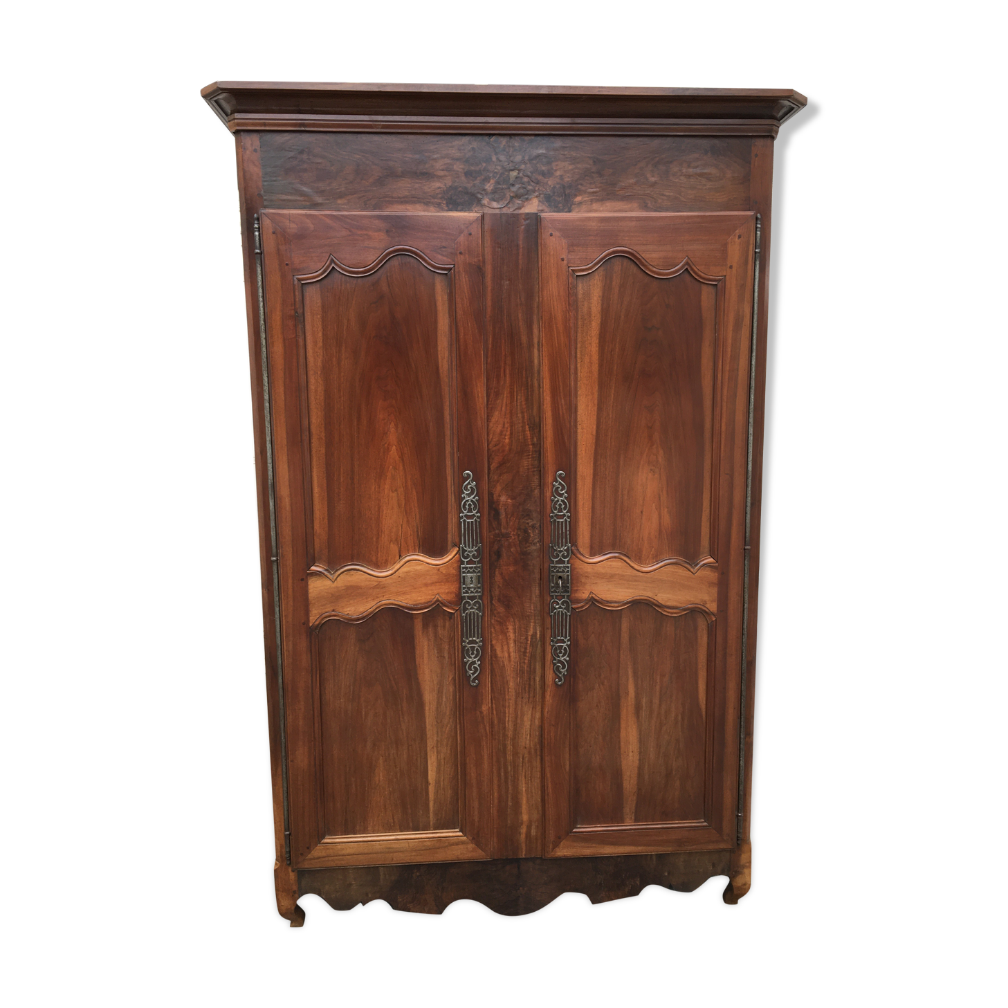 Wardrobe Louis XV Poitou from XIXth in walnut