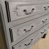 Antique chest of drawers
