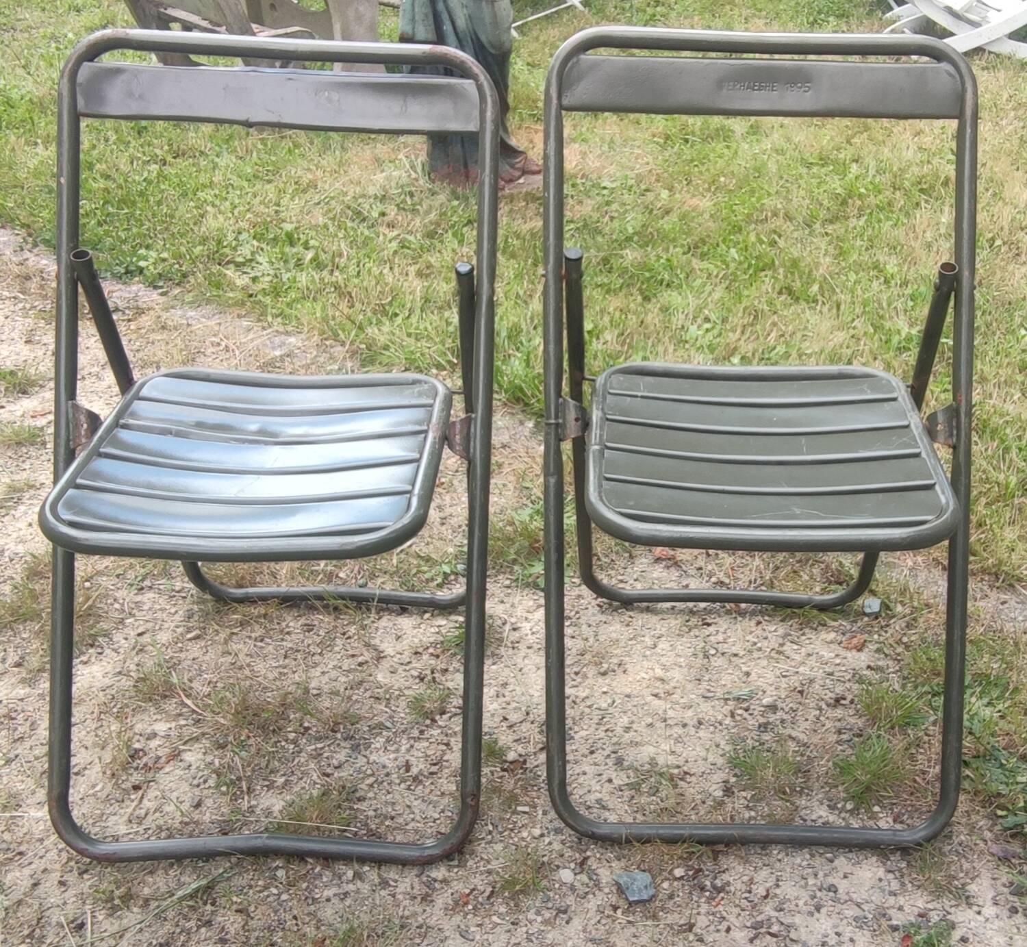 Verhaeghe vintage military set 1 table + 2 chairs