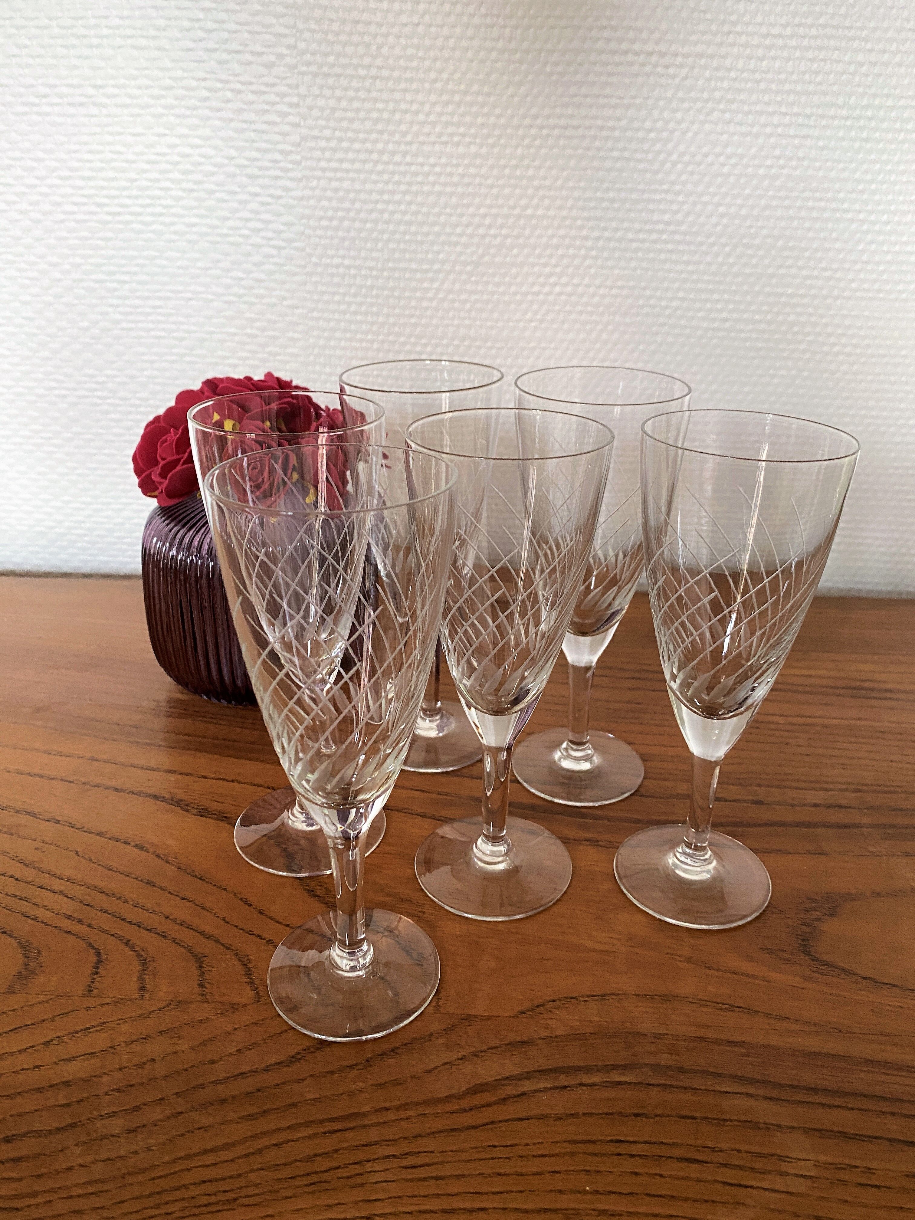 Set of 6 Champagne flutes in engraved glass 10 cl