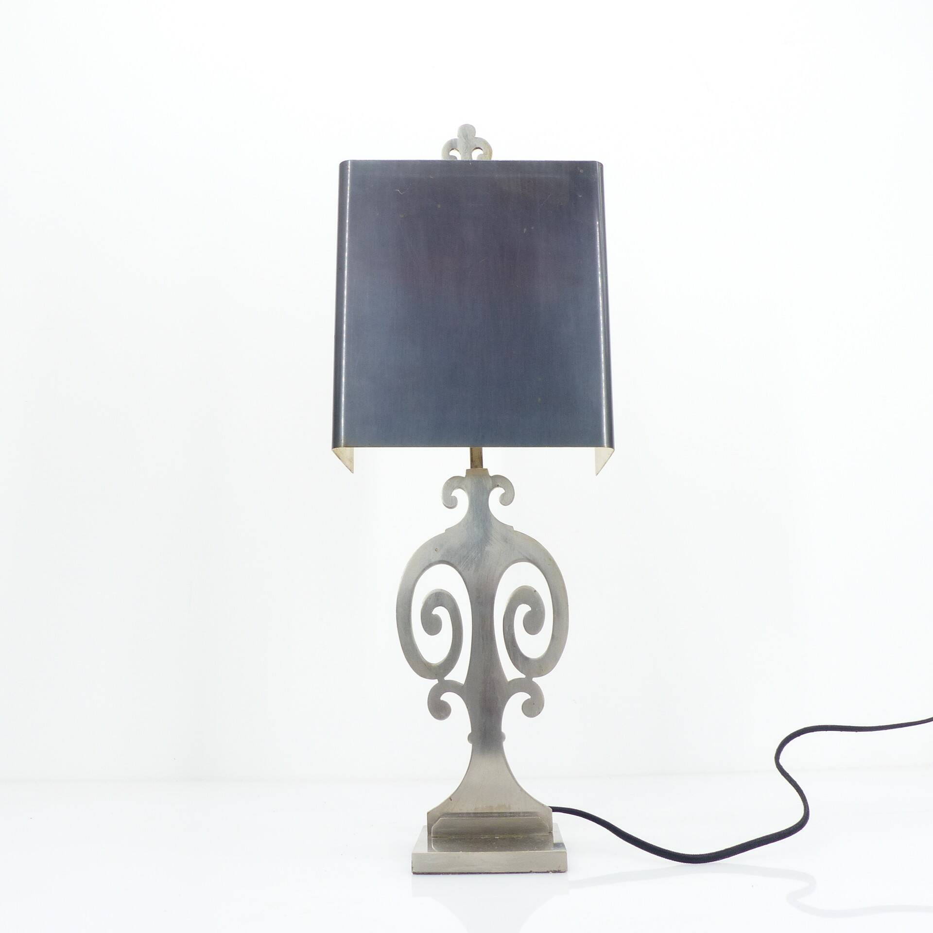Neoclassical table lamp in brushed metal, in the style of Maison Charles