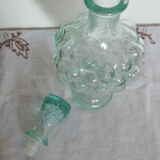 Carafe glass shape bunch of grapes