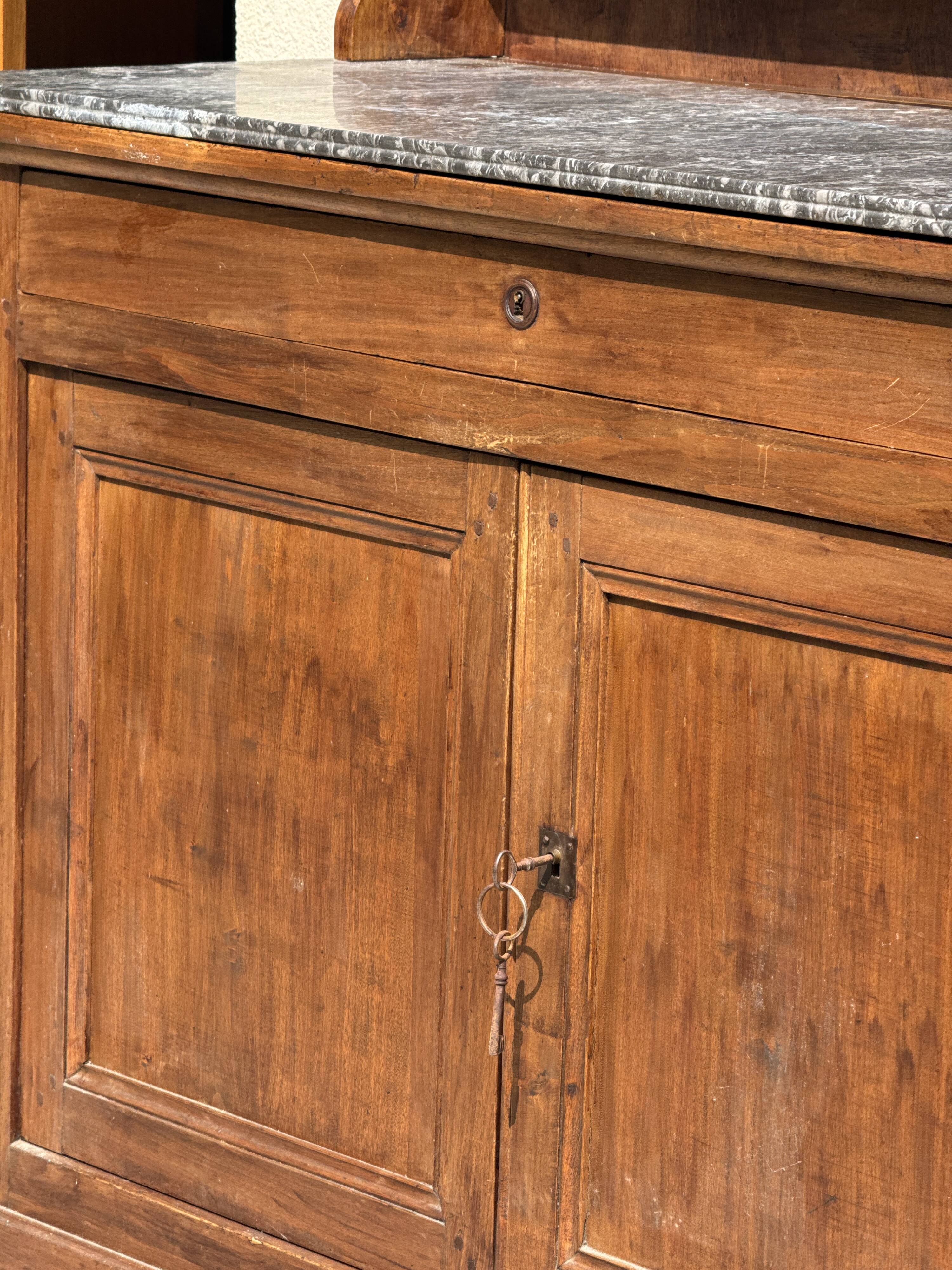 Grand buffet, meuble de toilette ancienne à dessus de marbre XIXe